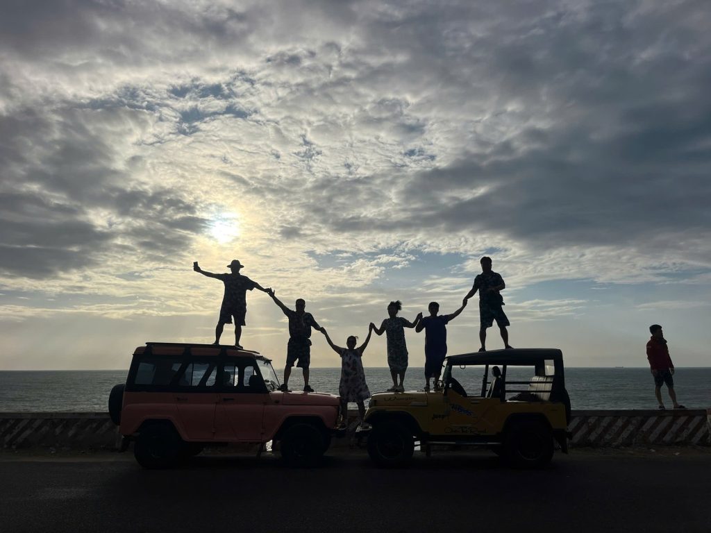 Best Time for Mui Ne Jeep Tour at sunset
