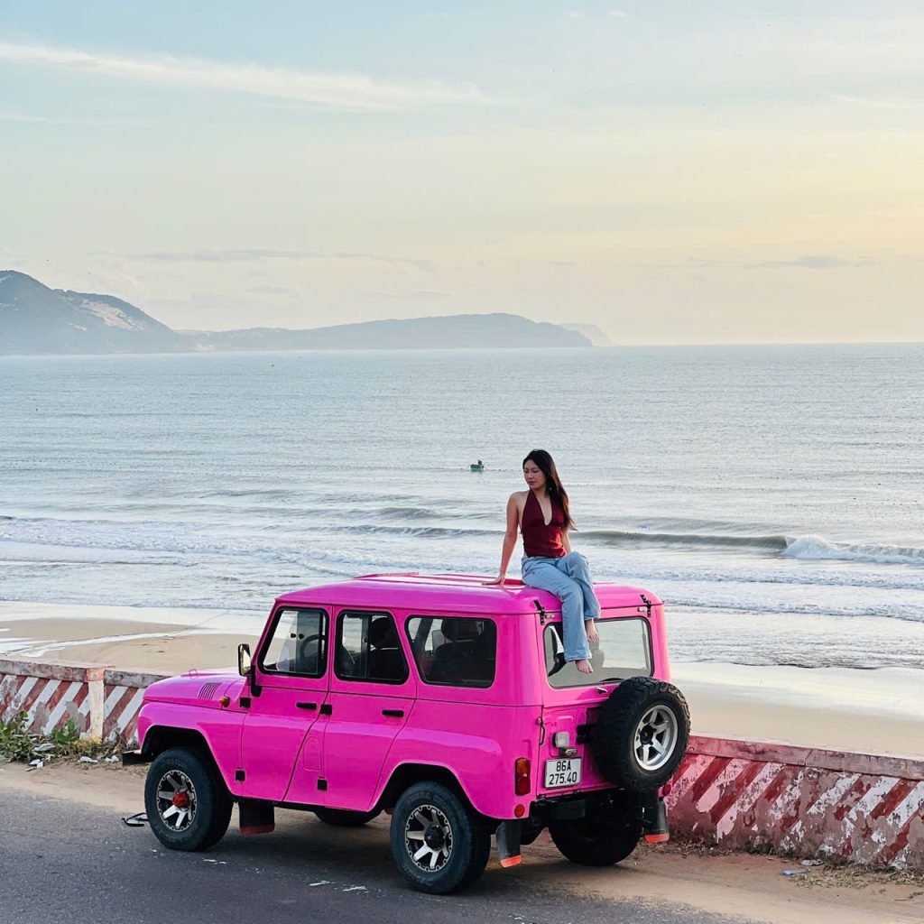 Mui Ne Jeep Tour vs Taxi
