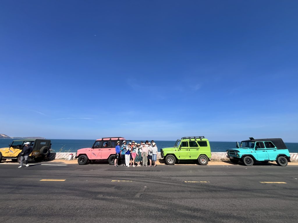 Shared vs Private Mui Ne Jeep Tour at the sand dunes