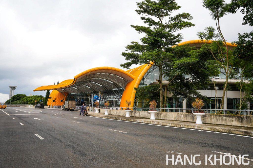 Lien Khuong Airport to Mui Ne transfer starting from the airport