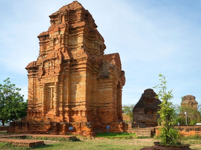 Po Sah Inu Cham Towers near Mui Ne