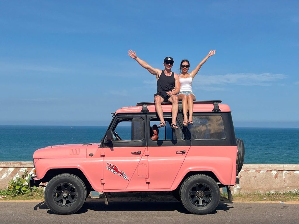 Mui Ne Jeep Tour With Luggage for private tour guests
