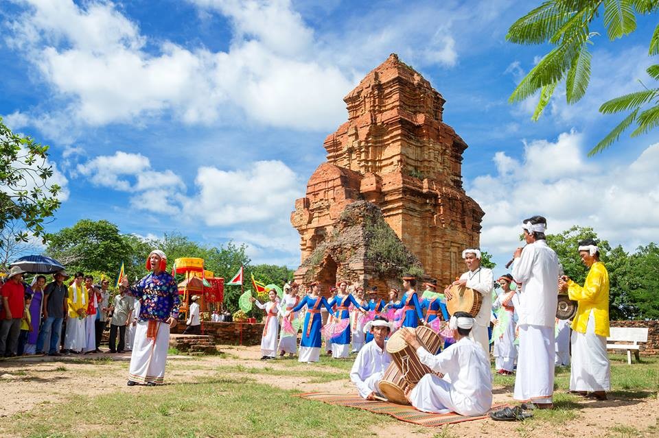 ka te festival cham temple